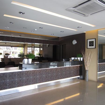 Radiant Hotel Sitiawan Εξωτερικό φωτογραφία