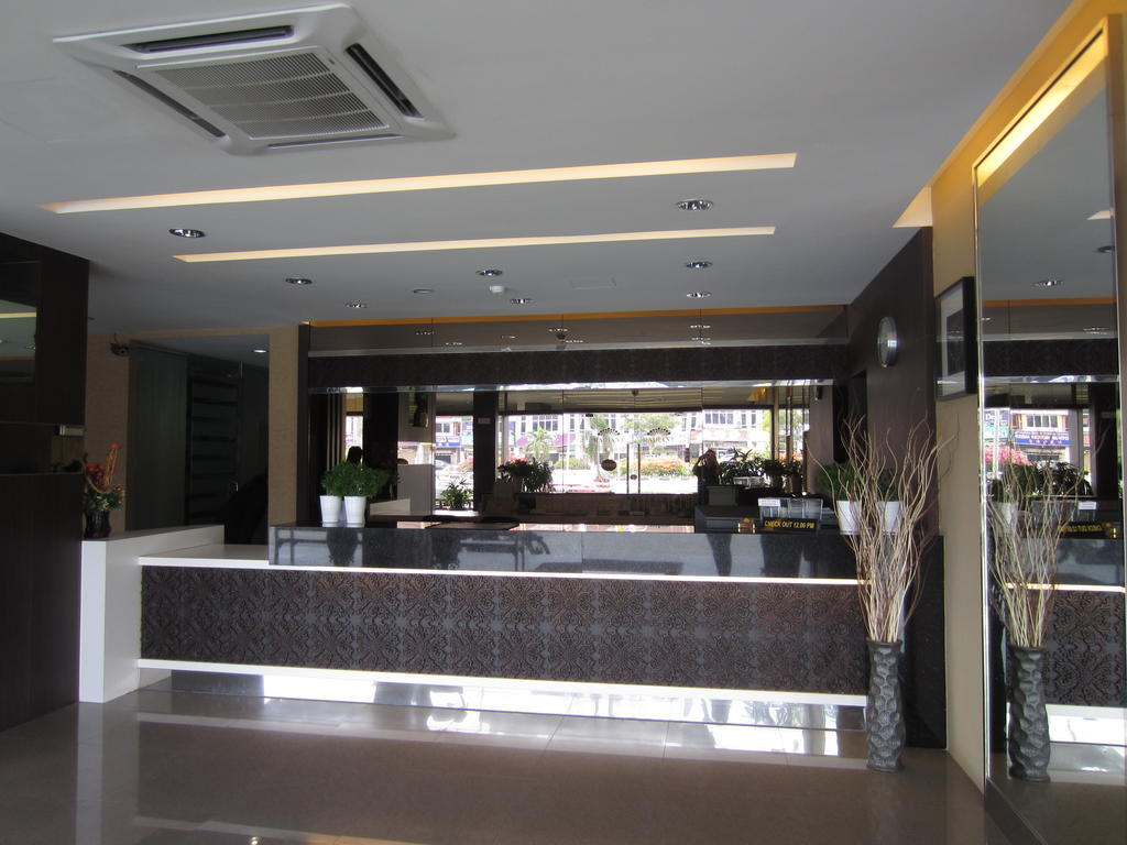 Radiant Hotel Sitiawan Εξωτερικό φωτογραφία