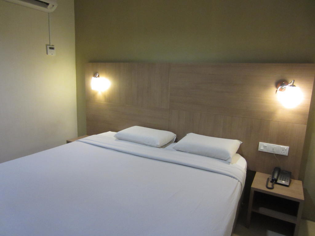 Radiant Hotel Sitiawan Δωμάτιο φωτογραφία