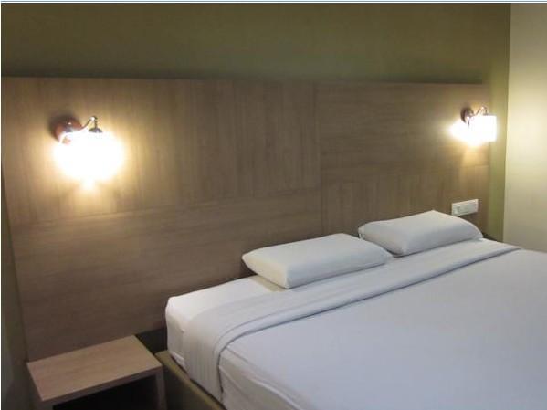 Radiant Hotel Sitiawan Εξωτερικό φωτογραφία