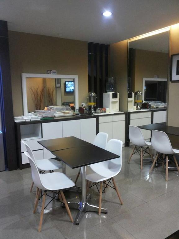Radiant Hotel Sitiawan Εξωτερικό φωτογραφία
