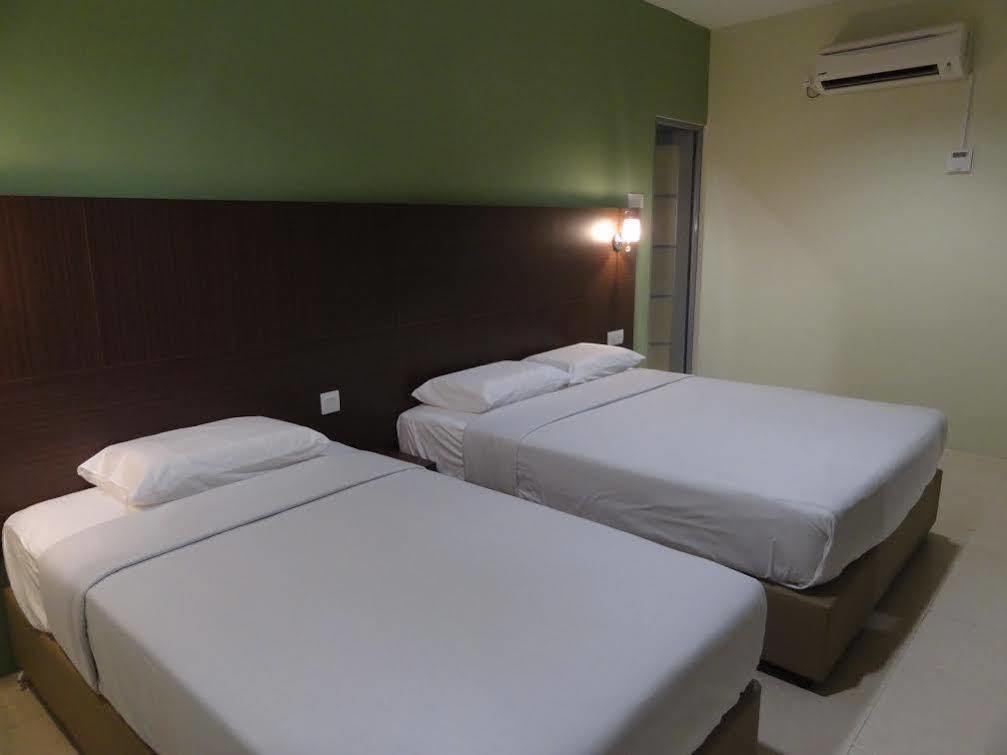 Radiant Hotel Sitiawan Εξωτερικό φωτογραφία